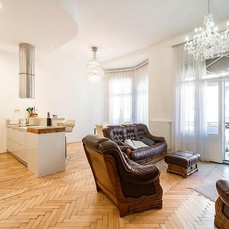 Garys Bright And Spacious Two Bedroom Flat Near Danube Budapesta Exterior foto