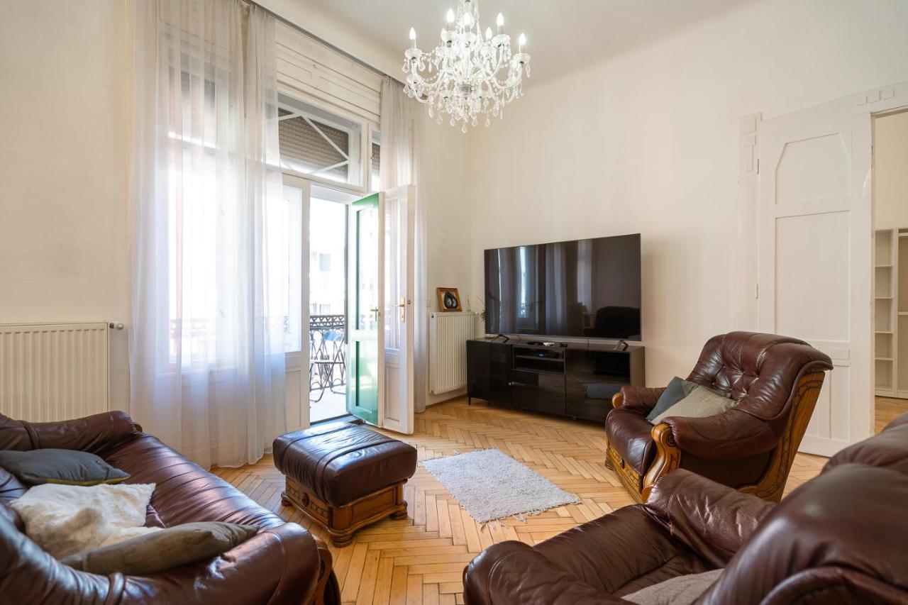 Garys Bright And Spacious Two Bedroom Flat Near Danube Budapesta Exterior foto