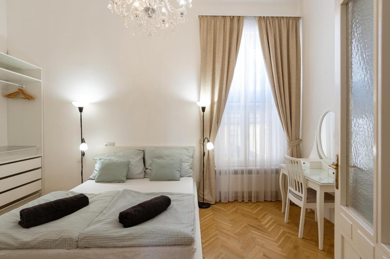 Garys Bright And Spacious Two Bedroom Flat Near Danube Budapesta Exterior foto