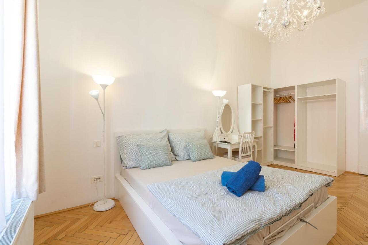 Garys Bright And Spacious Two Bedroom Flat Near Danube Budapesta Exterior foto